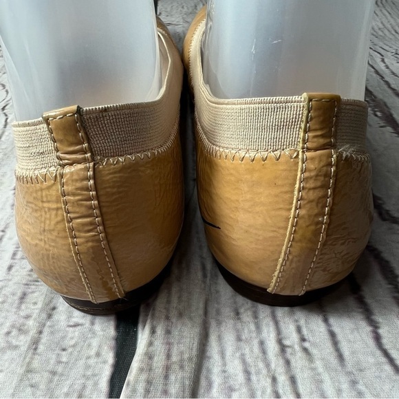Tory Burch Beige Flats - Picture 10 of 14